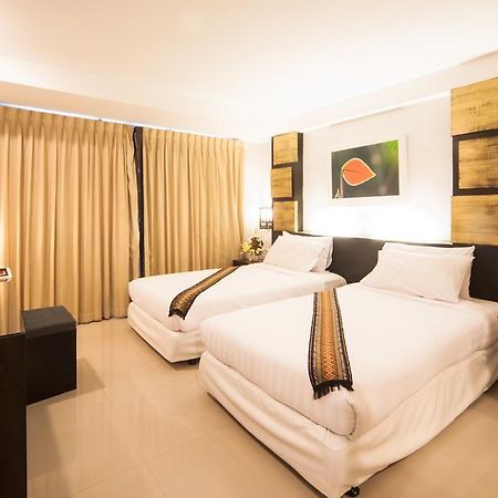 Crystal Inn Phuket Exterior foto
