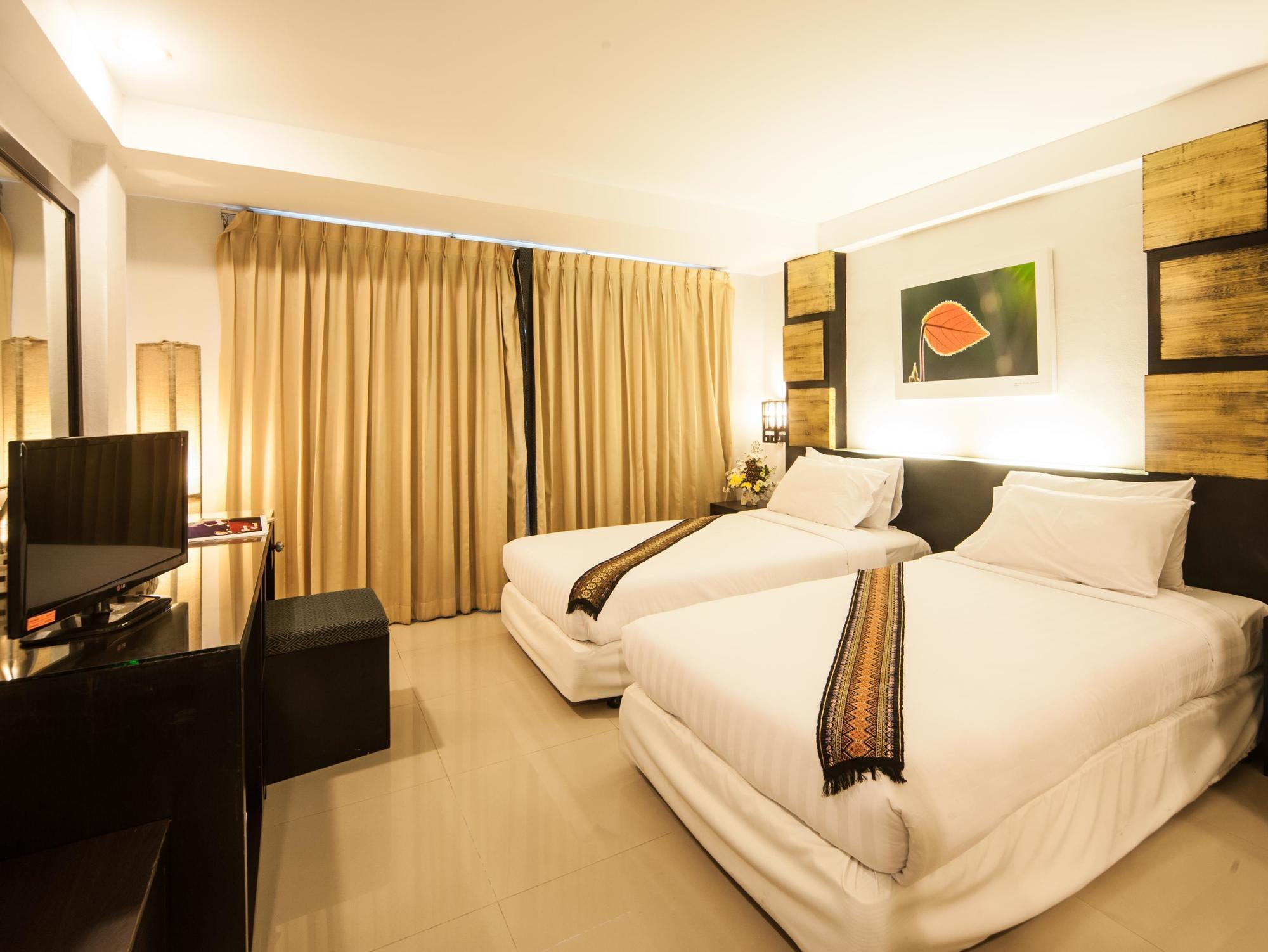 Crystal Inn Phuket Exterior foto