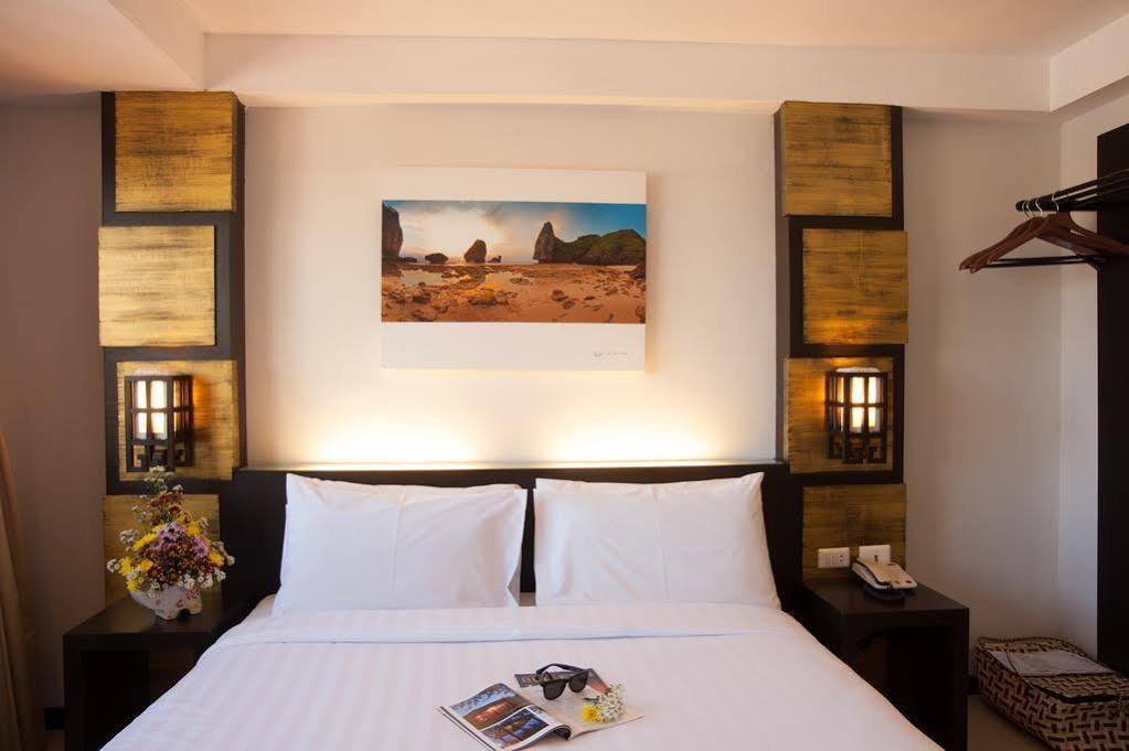 Crystal Inn Phuket Exterior foto