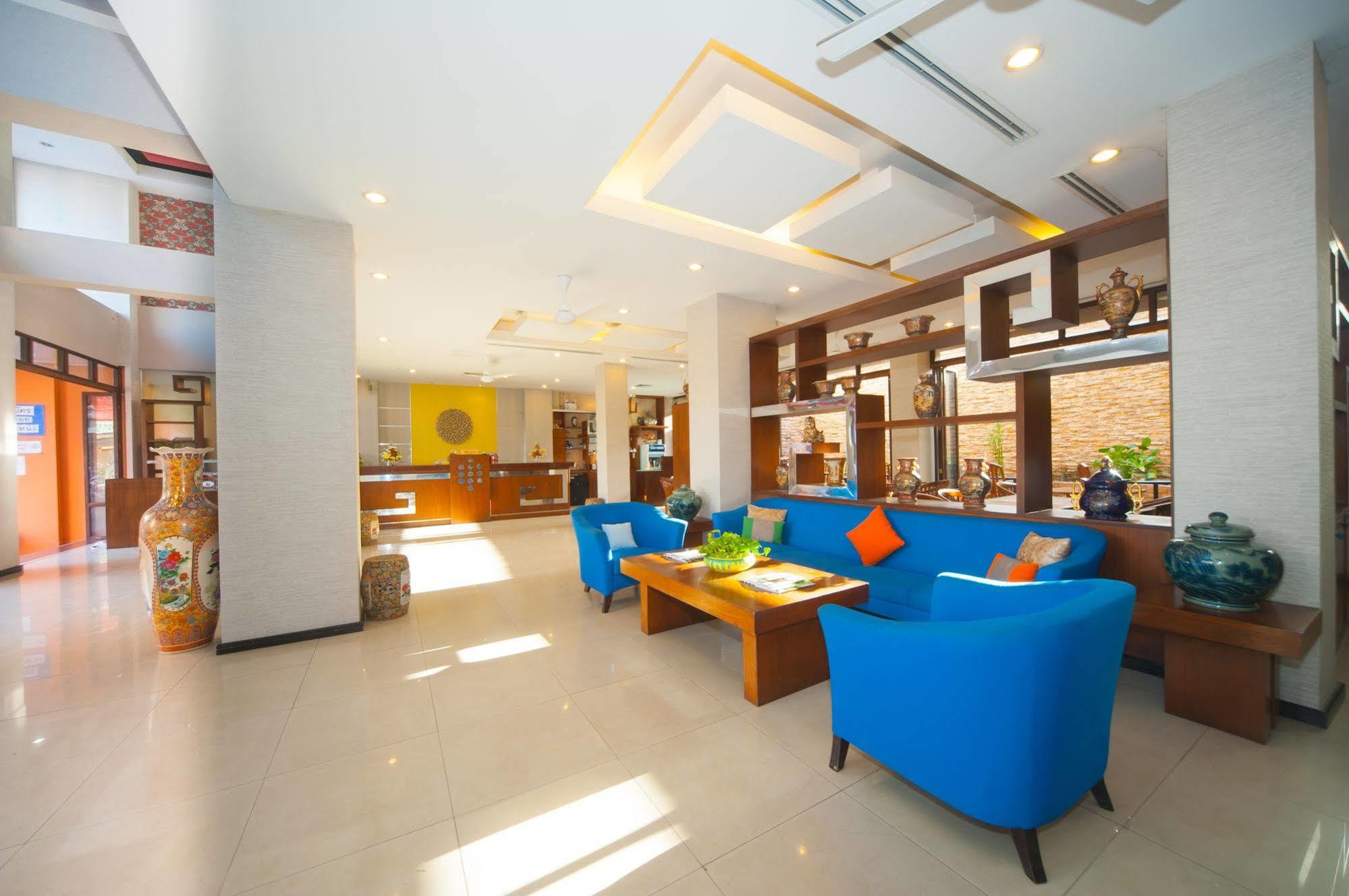 Crystal Inn Phuket Exterior foto